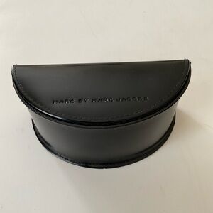 Marc by Marc Jacob sunnies case
